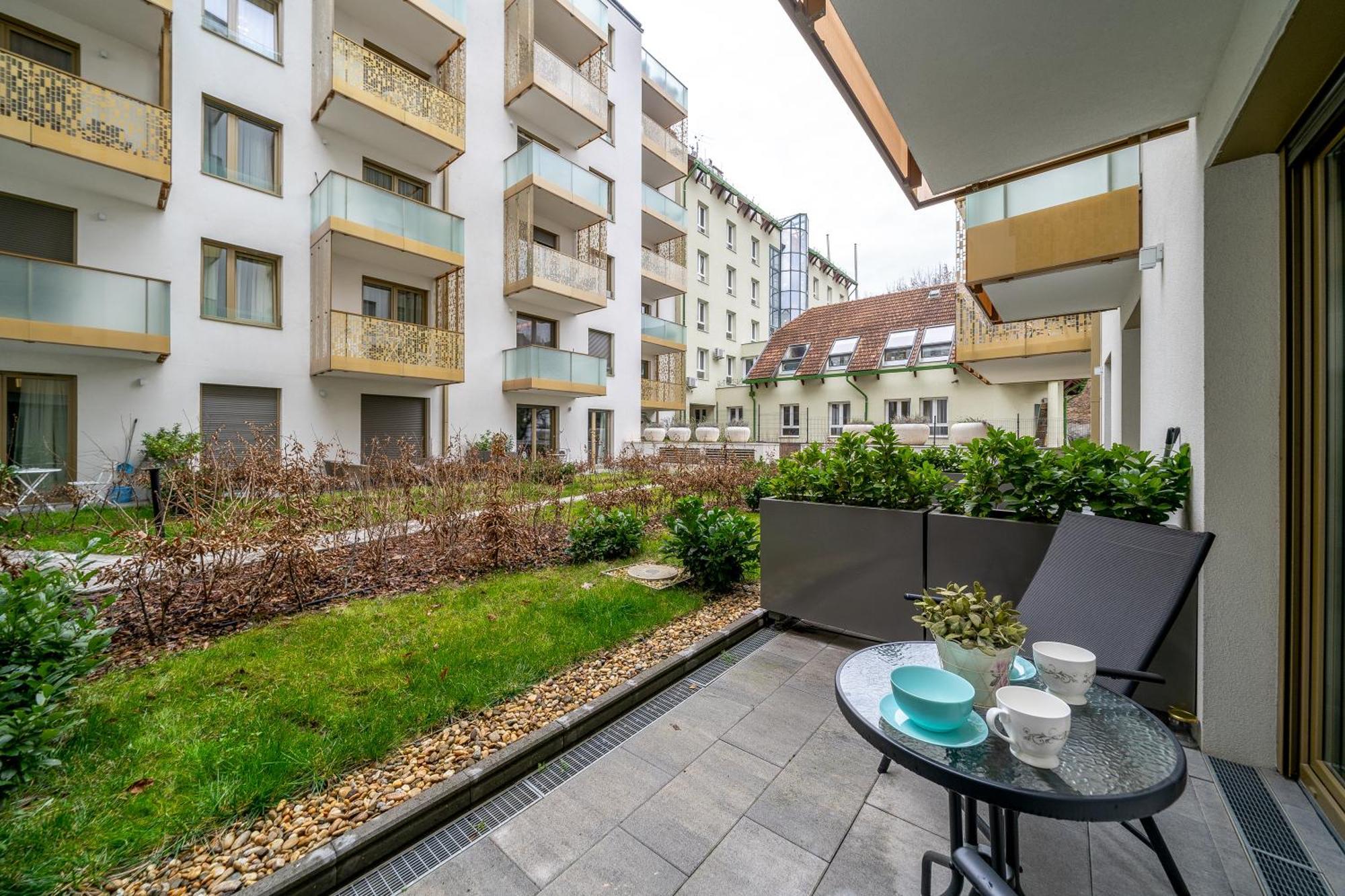 Budapest Magic Garden In Downtown Εξωτερικό φωτογραφία